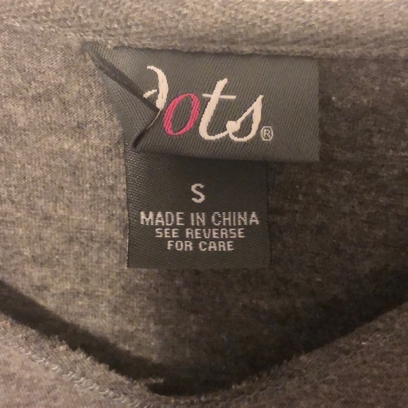 Long sleeved hoodie with sequence pocket - Picture 2 of 4